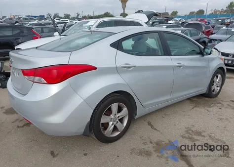 2013 Hyundai Elantra Gls z USA, uszkodzony, nr VIN KMHDH4AE5DU904786